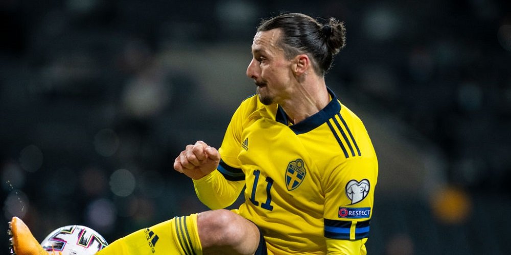 Schema desprinsa din artele martiale cu care Zlatan Ibrahimovic a atras toate privirile in meciul din Kosovo! VIDEO: cum a pasat suedezul _6