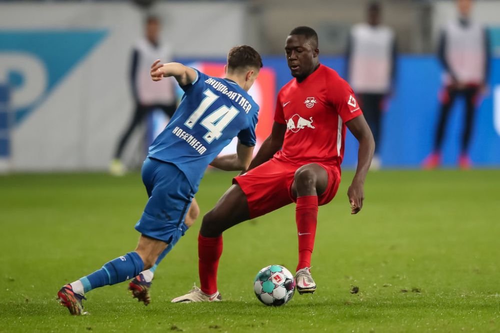 Liverpool vrea sa-si betoneze defensiva! Vor sa aduca un fundas de top din Bundesliga! Ce alt jucator i-a impresionat pe englezi_5