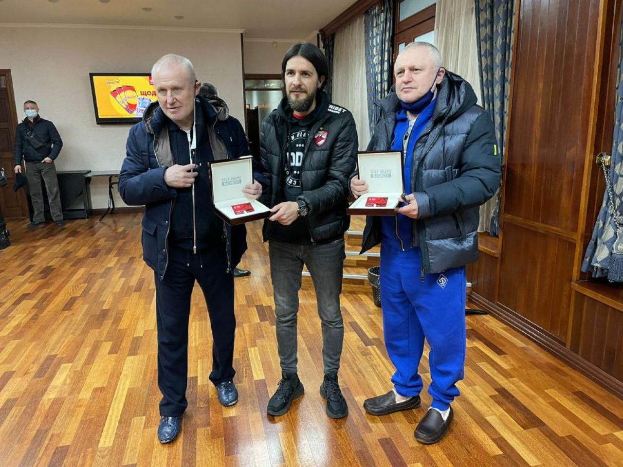 Membri DE LUX in DDB dupa meciul cu Dinamo Kiev! Patronii miliardari ai clubului din Ucraina au intrat in programul fanilor _4