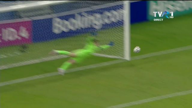 Au intins AMANDOI mana ca sa faca penalty! :) Penalty STUPID impotriva Romaniei la meciul cu Germania! Nmecha a dat BARA de la 11 metri_4