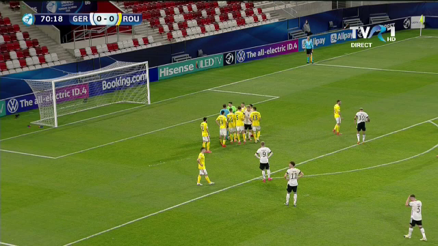Au intins AMANDOI mana ca sa faca penalty! :) Penalty STUPID impotriva Romaniei la meciul cu Germania! Nmecha a dat BARA de la 11 metri_8