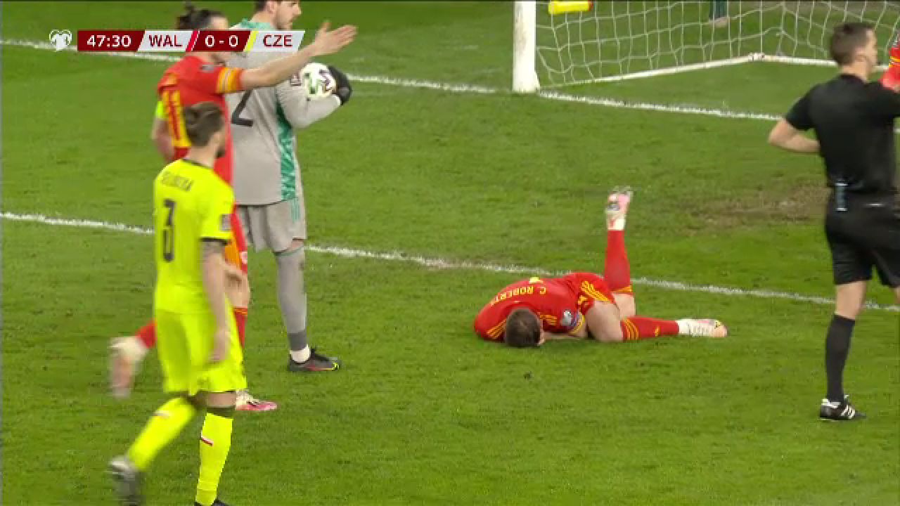 Hategan e IAR in mijlocul unui scandal in Europa! L-a eliminat pe starul din Bundesliga dupa ce a innebunit de furie_2