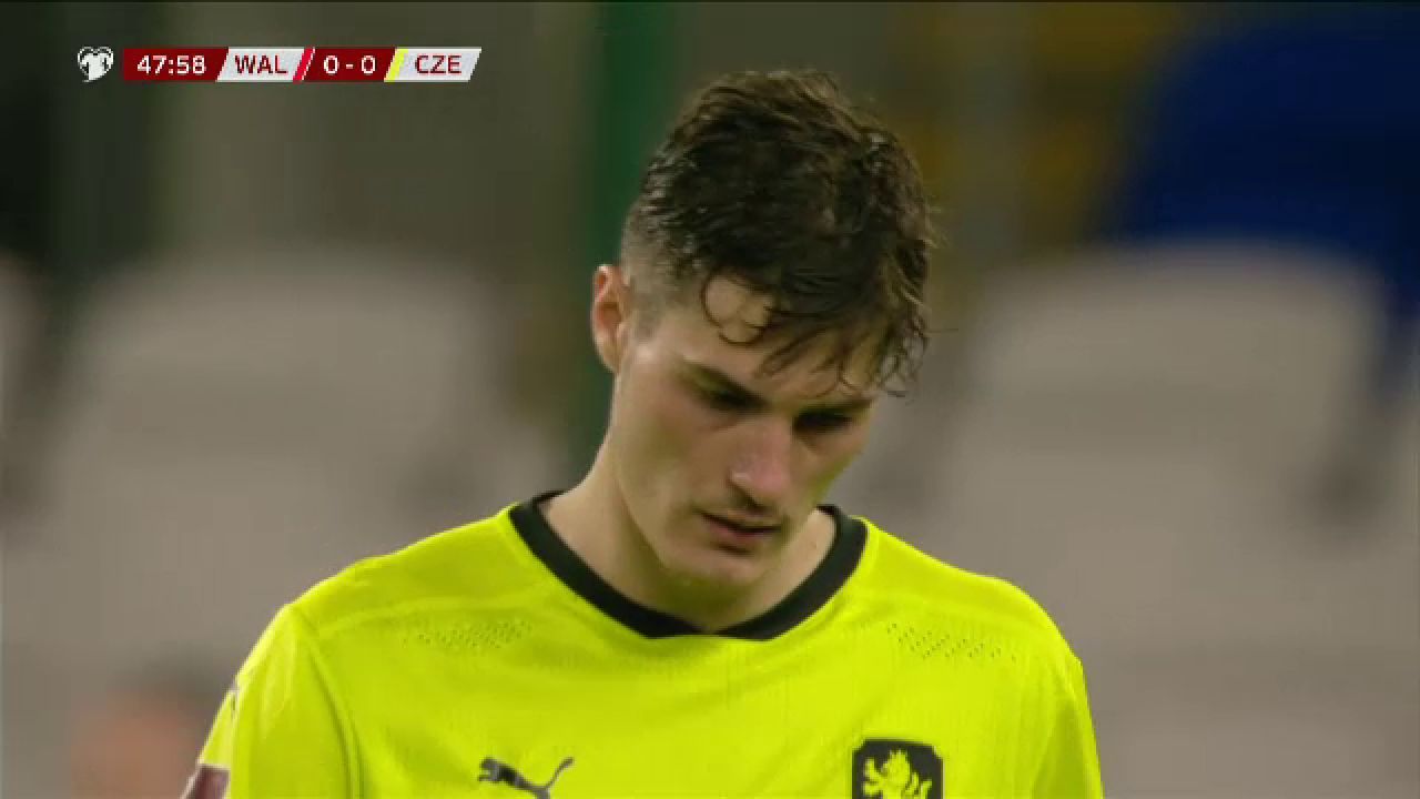 Hategan e IAR in mijlocul unui scandal in Europa! L-a eliminat pe starul din Bundesliga dupa ce a innebunit de furie_5