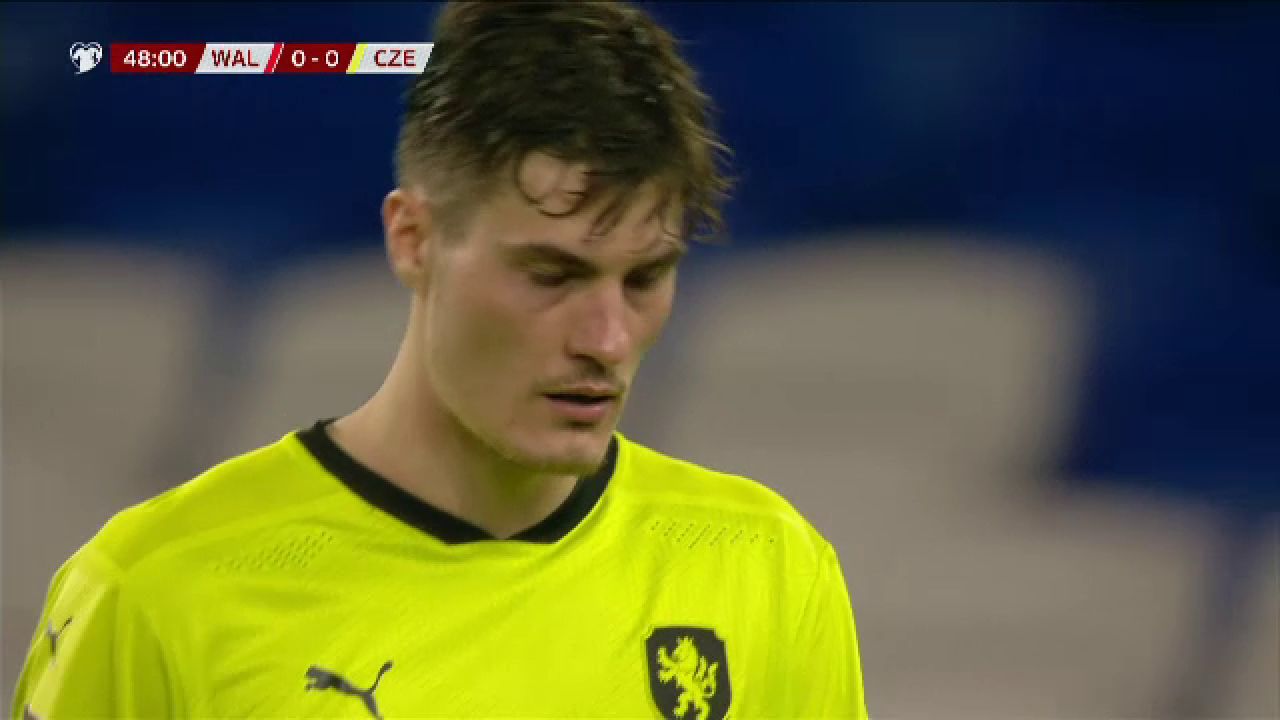 Hategan e IAR in mijlocul unui scandal in Europa! L-a eliminat pe starul din Bundesliga dupa ce a innebunit de furie_9
