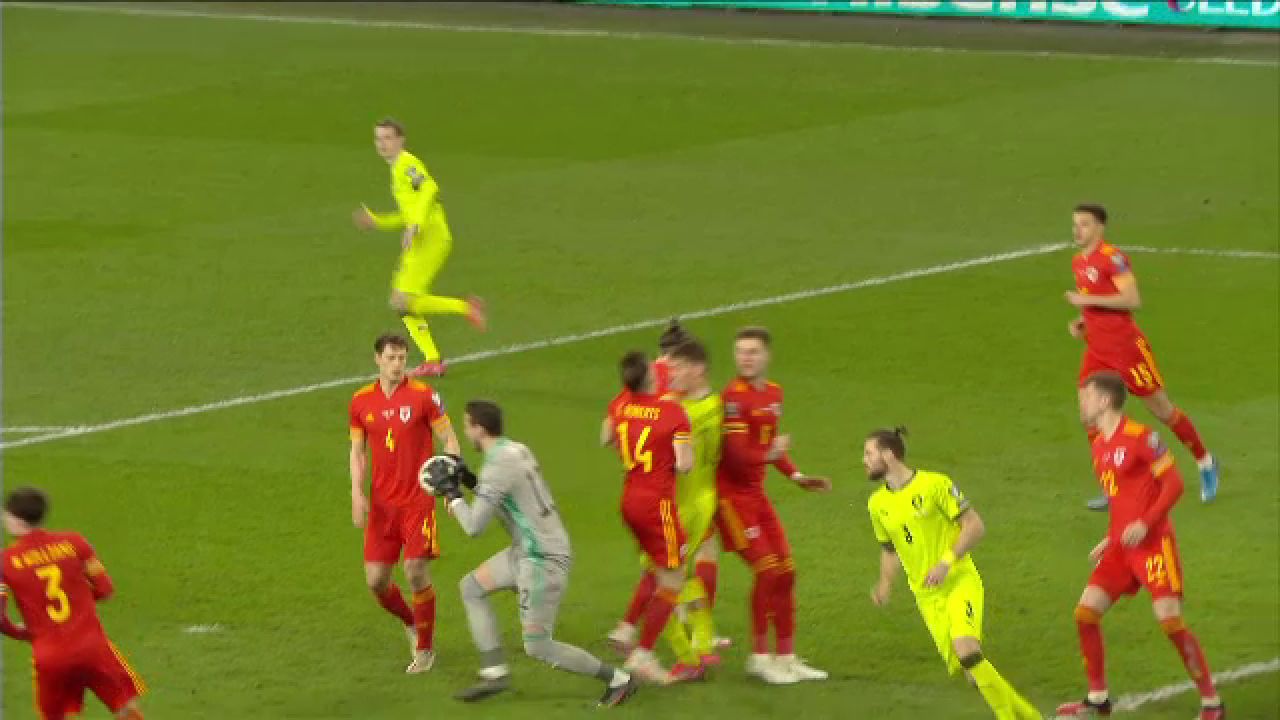 Hategan e IAR in mijlocul unui scandal in Europa! L-a eliminat pe starul din Bundesliga dupa ce a innebunit de furie_13