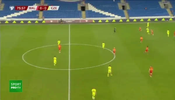 Hategan, doua cartonase rosii in Tara Galilor - Cehia! L-a eliminat si pe Roberts