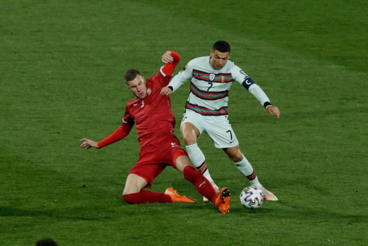 Ronaldo, ironizat de un jucator al lui Manchester United dupa golul nevalidat cu Serbia!