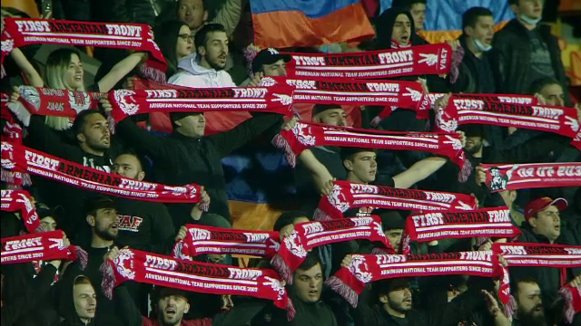Ce Covid? Suporterii armeni au luat cu asalt stadionul la meciul cu Romania fara distantare si masti de protectie