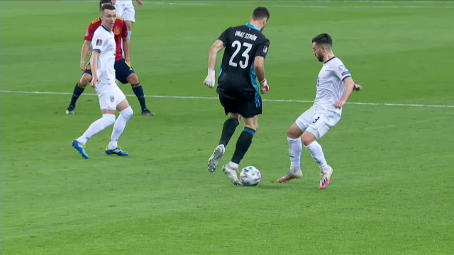 Pana si vedetele de la Barca si Real aplauda asa ceva! Kosovo a marcat un gol magic in fata Spaniei: lob superb de la centrul terenului! Faza care face inconjurul lumii_6
