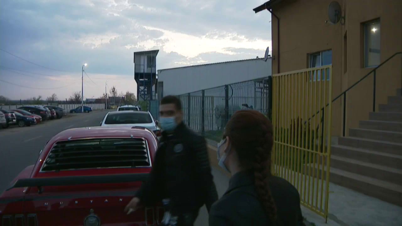 E marea senzatie a Clinceniului! Adi Popa conduce o masina din 1969 pe care a dat o avere! Cum arata si cat poate sa coste_5