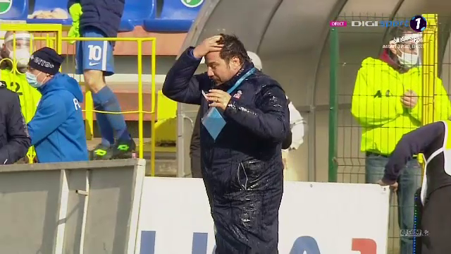 Croitoru si-a varsat o sticla de apa in cap, jucatorilor nu le-a venit sa creada. Reactie incredibila pentru Botosani dupa 1-0 cu Viitorul_2