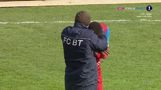 Croitoru si-a varsat o sticla de apa in cap, jucatorilor nu le-a venit sa creada. Reactie incredibila pentru Botosani dupa 1-0 cu Viitorul_7