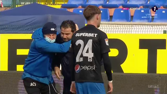Croitoru si-a varsat o sticla de apa in cap, jucatorilor nu le-a venit sa creada. Reactie incredibila pentru Botosani dupa 1-0 cu Viitorul_16