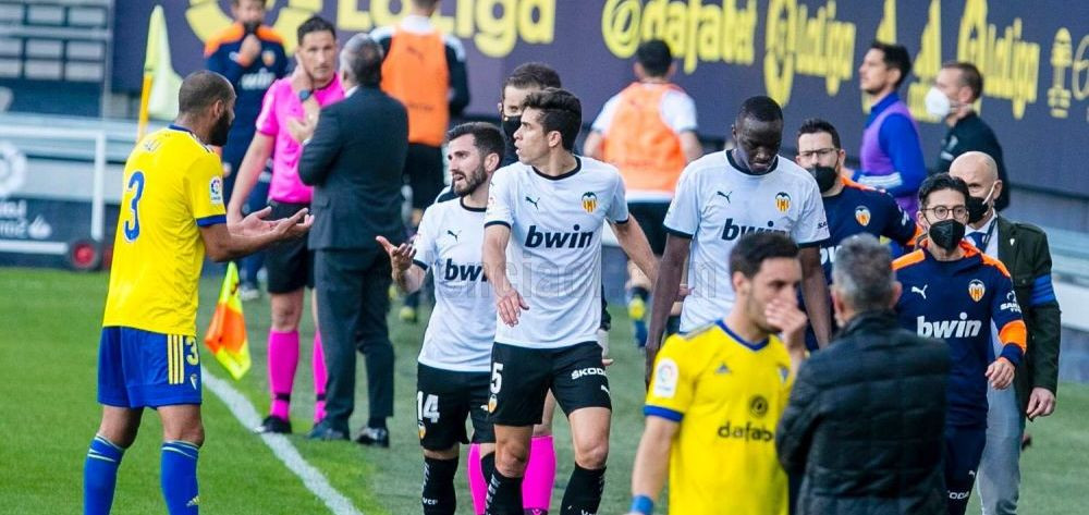 Verdict in scandalul de la Cadiz - Valencia! Ce se va intampla cu Juan Cala dupa ce Diakhaby l-a acuzat ca l-a abuzat rasial