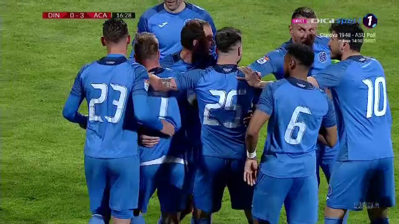 Reactia fabuloasa a lui Gigi Multescu dupa golul mondial primit direct din corner de la Moulin! Ce a facut antrenorul lui Dinamo la marginea terenului_8
