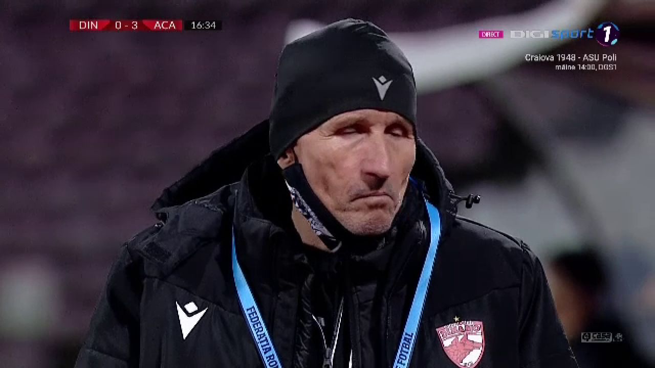 Reactia fabuloasa a lui Gigi Multescu dupa golul mondial primit direct din corner de la Moulin! Ce a facut antrenorul lui Dinamo la marginea terenului_10