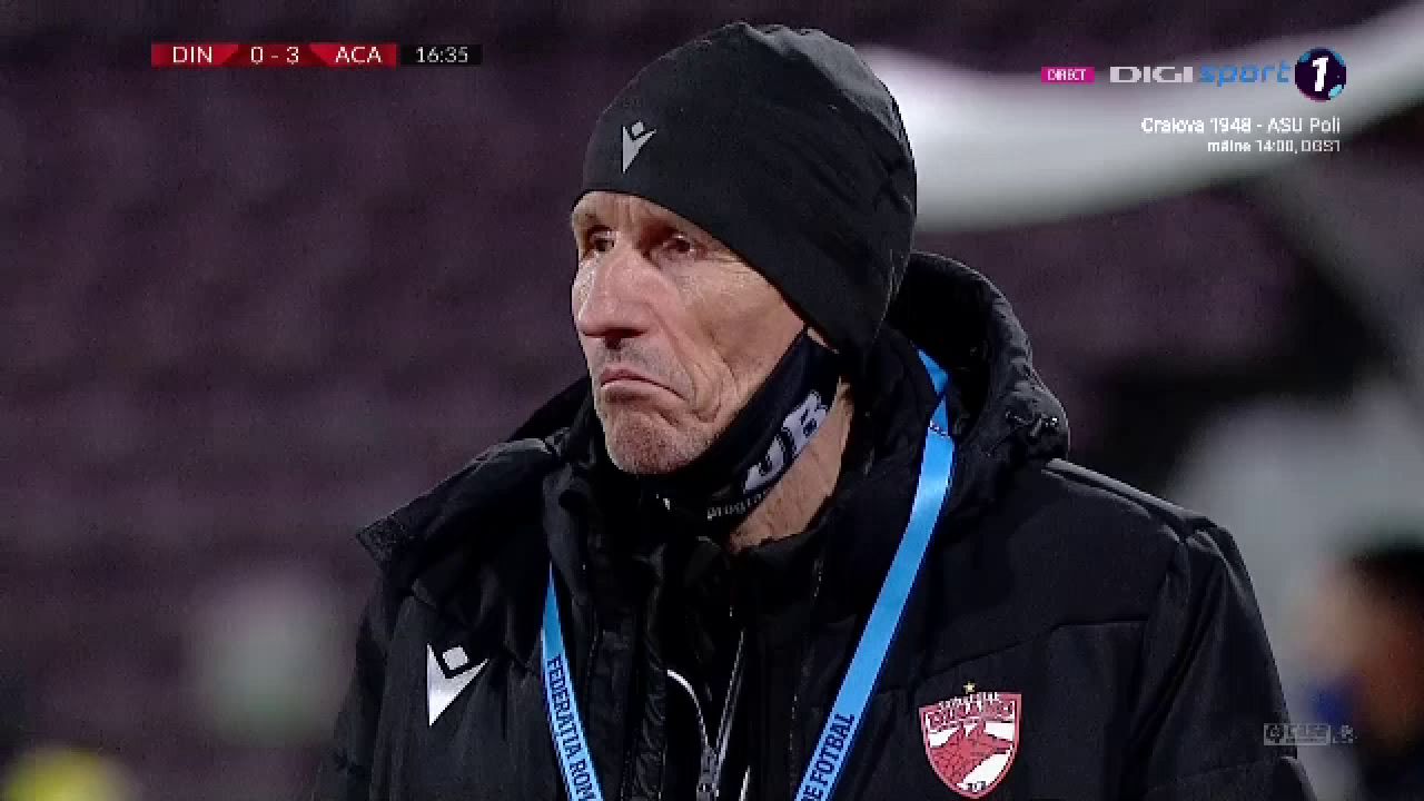 Reactia fabuloasa a lui Gigi Multescu dupa golul mondial primit direct din corner de la Moulin! Ce a facut antrenorul lui Dinamo la marginea terenului_11