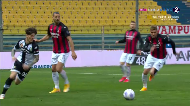 Aroganta fantastica a lui Man in fata lui Zlatan! I-a dat mingea printre picioare 'zeului' de la Milan! Ce reactie a avut Ibra_14