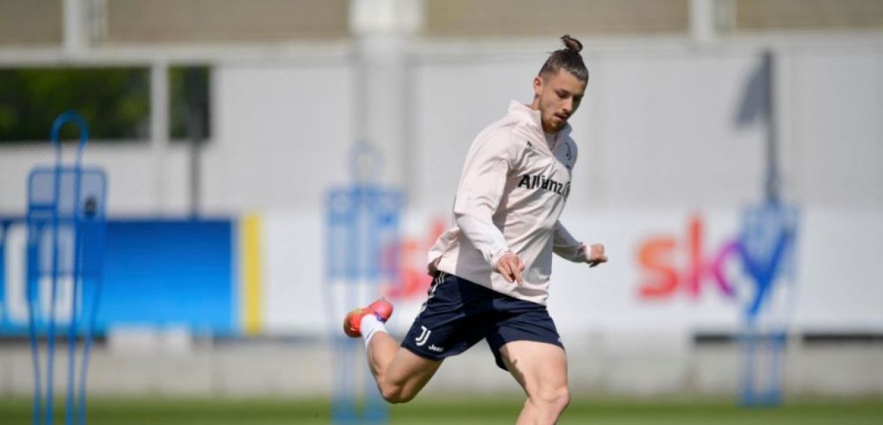 Dragusin, laudat de Pirlo dupa ce a semnat noul contract cu Juventus!