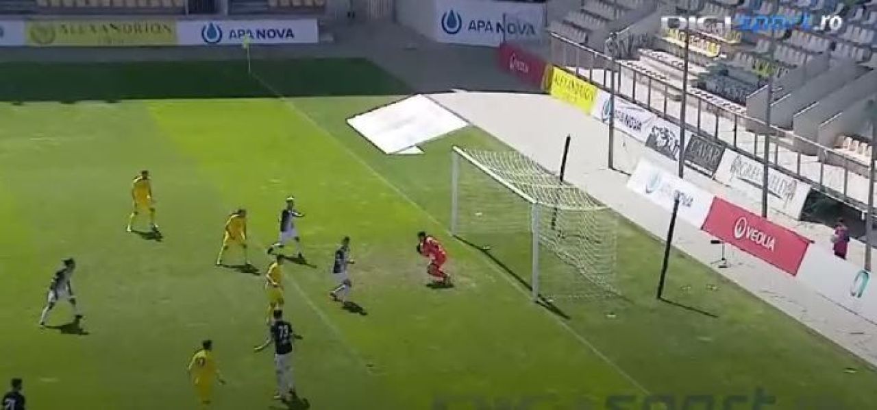 Un fotbalist din Liga 2 a incercat sa imite executia fantastica a lui Benzema! Ce s-a intamplat in prelungirile meciului de la Ploiesti_5