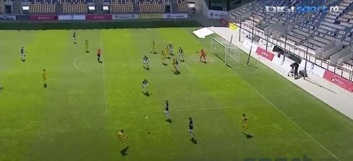 Un fotbalist din Liga 2 a incercat sa imite executia fantastica a lui Benzema! Ce s-a intamplat in prelungirile meciului de la Ploiesti_6