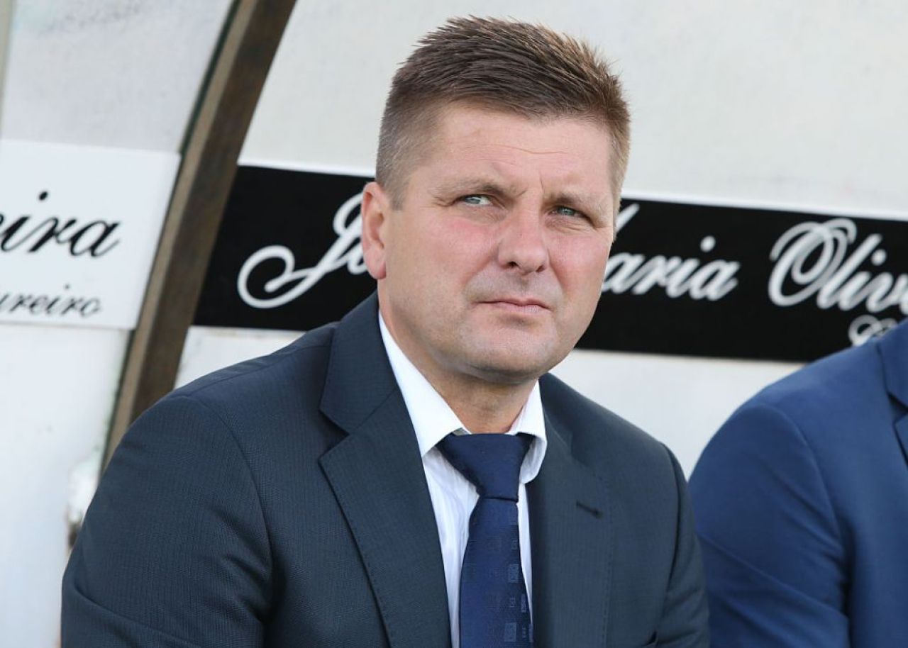 Situatia de la Dinamo a ajuns in presa din Cehia! Ce scriu jurnalistii dupa instalarea lui Dusan Uhrin pe banca tehnica a