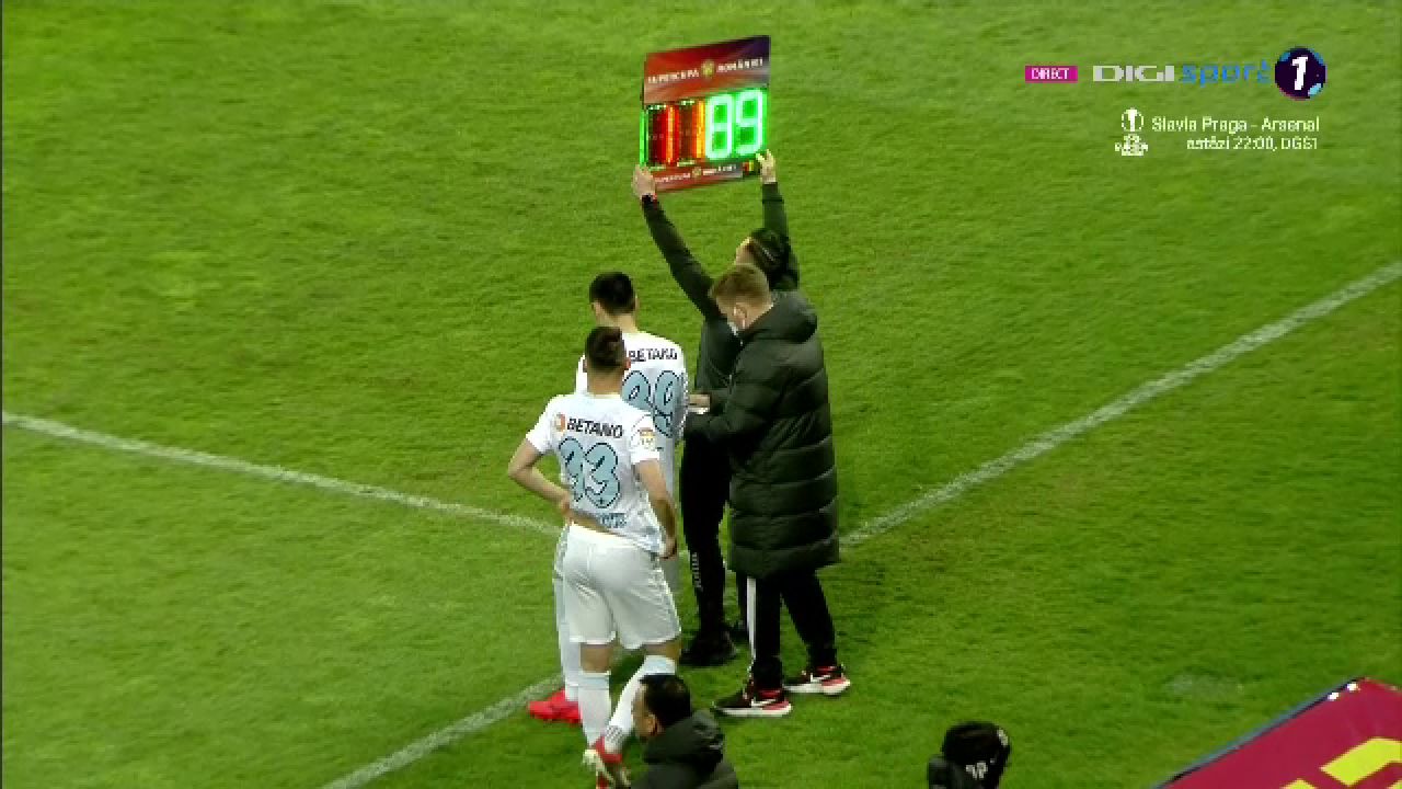 A trecut iar Gigi Becali la comanda? FCSB a facut nu mai putin de 5 schimbari la pauza meciului cu CFR din Supercupa!_1