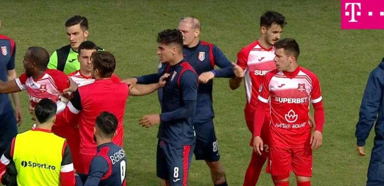 Scandal monstru la finalul meciului Chindia - Hermannstadt! Pires si-a iesit din minti si a vazut rosu! Acuzatii de rasism: