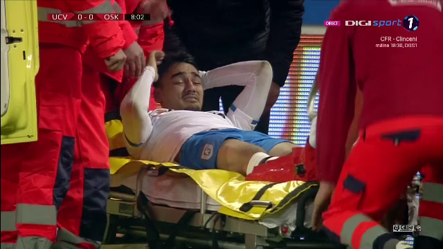 Baiaram, in lacrimi dupa accidentarea horror suferita! A fost scos cu ambulanta de pe teren! Imagini cu puternic impact emotional _35