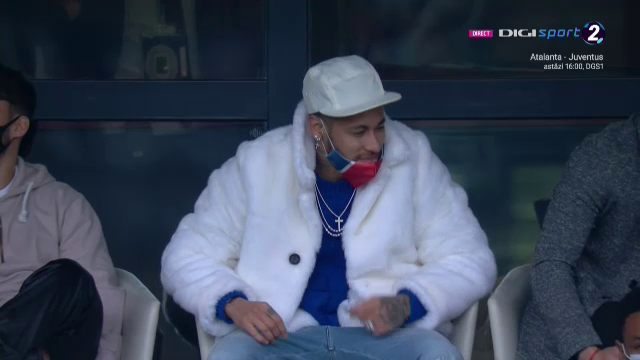 50 Cent, tu esti?! :)) Neymar a furat toate privirile in tribune la meciul lui PSG! Cum a putut sa apara starul brazilian _10