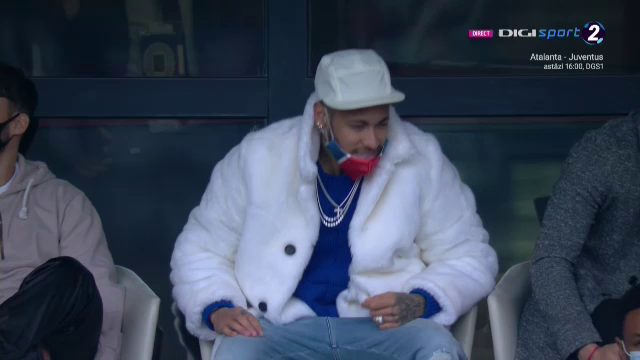 50 Cent, tu esti?! :)) Neymar a furat toate privirile in tribune la meciul lui PSG! Cum a putut sa apara starul brazilian _11