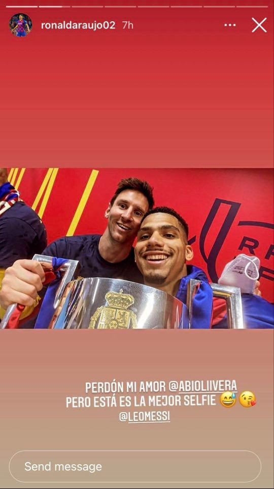 Imi cer scuze, iubito! S-a pozat cu Messi in vestiar, iar imaginea a devenit virala! Ce a putut sa spuna&nbsp;