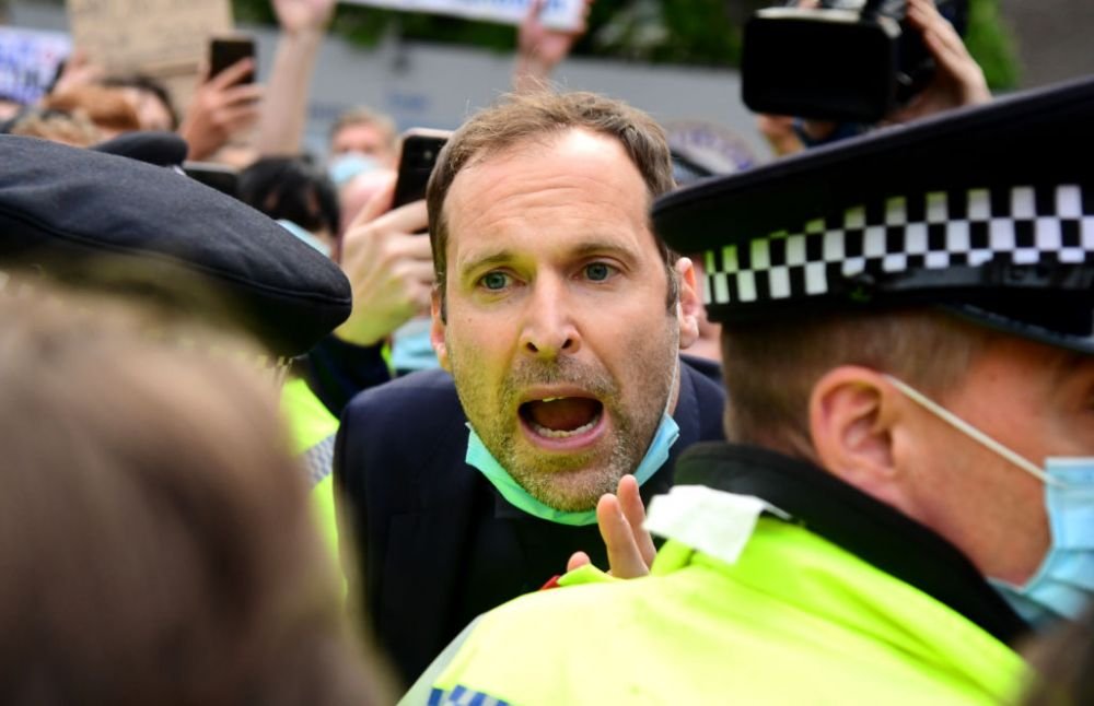 VIDEO | Petr Cech a intervenit in protestele de la Stamford Bridge! Dialog cu suporterii_2