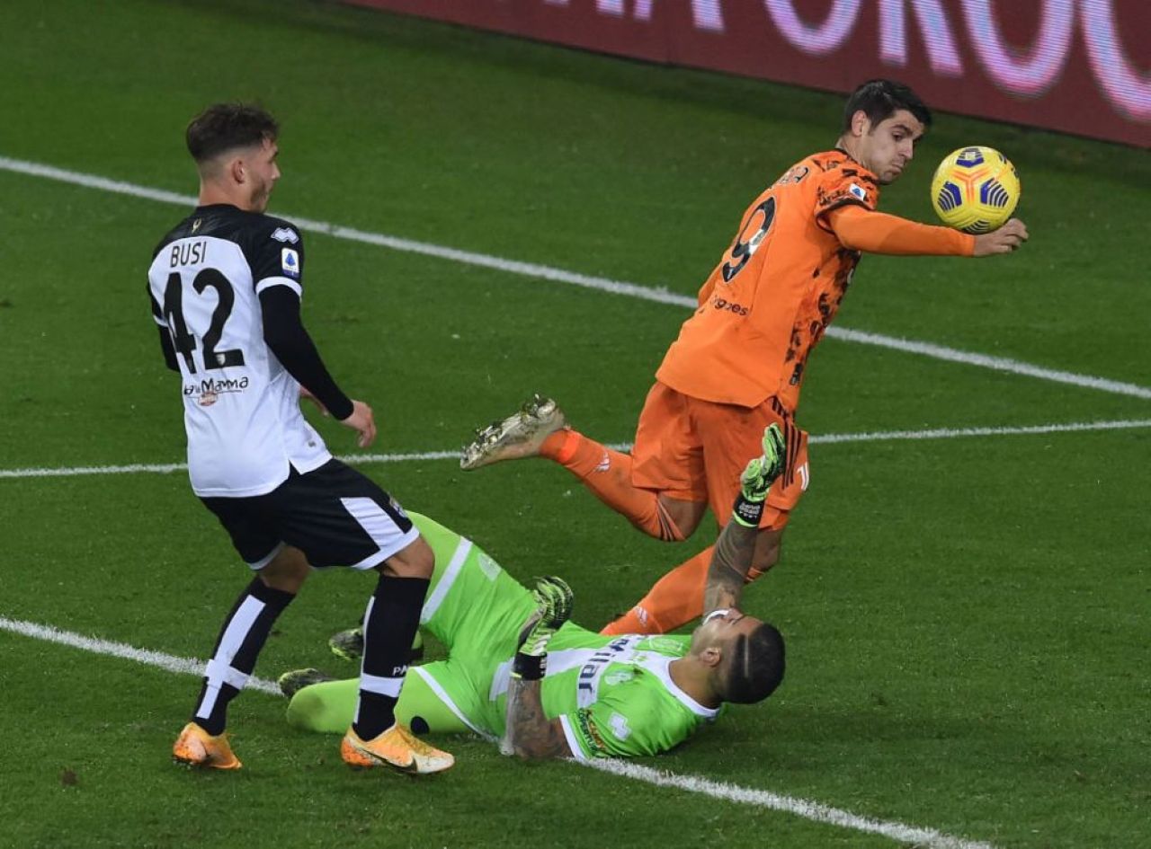 Man si Mihaila vs Cristiano Ronaldo! Nicio sansa pentru romani: Juventus 3-1 Parma. Man si Mihaila, invizibili in atac_2