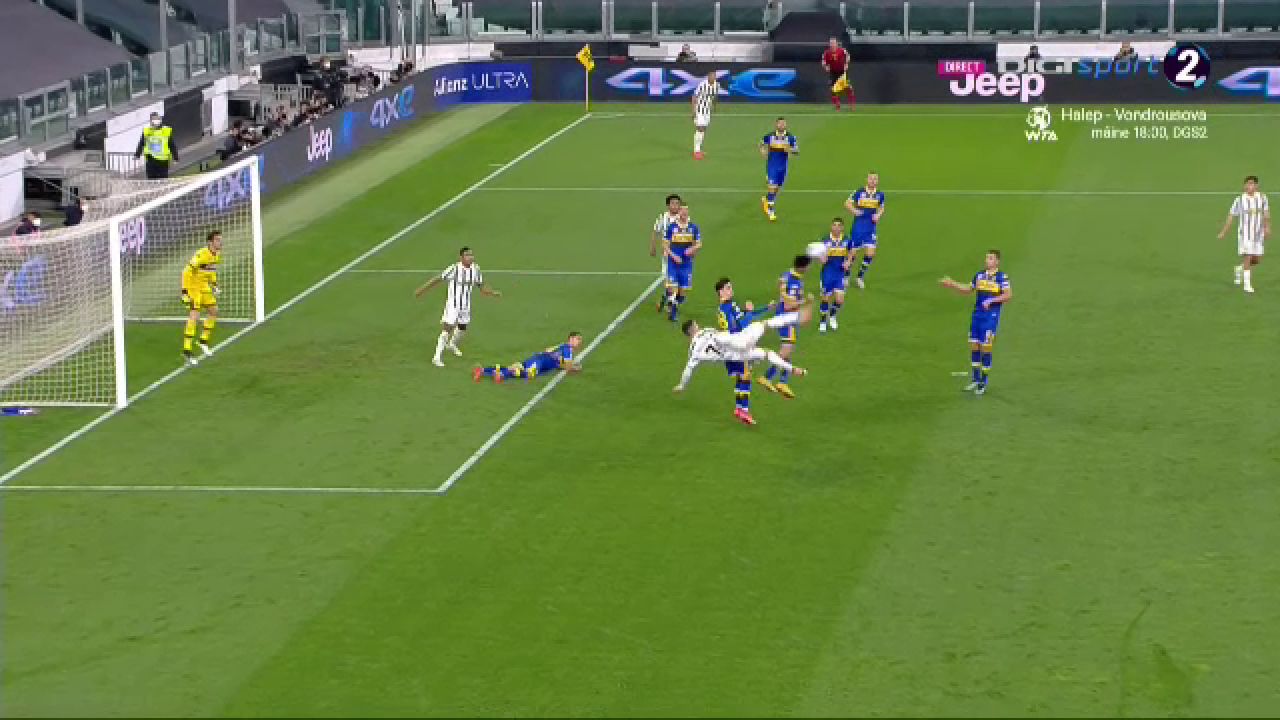 Daca il nimerea, putea sa-l lesine! :) Man, aproape sa fie distrus de Ronaldo. Romanul a fost fundas in multe momente din cauza presiunii lui Juventus_7