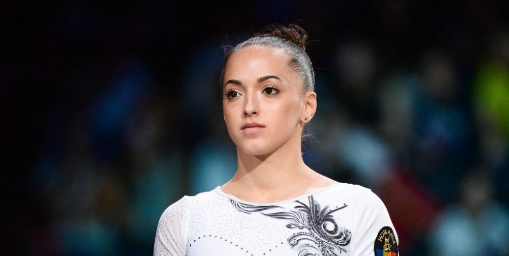Larisa Iordache, premiata la Europeanul de gimnastica de la Basel! Ce trofeu a primit dupa retragerea din finala de individual compus_10