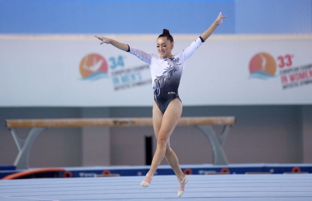 Larisa Iordache, premiata la Europeanul de gimnastica de la Basel! Ce trofeu a primit dupa retragerea din finala de individual compus_14