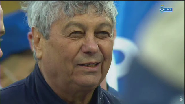 Imagini fabuloase cu Lucescu dupa ce a luat titlul cu Dinamo Kiev! I-a venit sa planga, jucatorii au desfacut sampaniile si l-au facut varza! :)_15