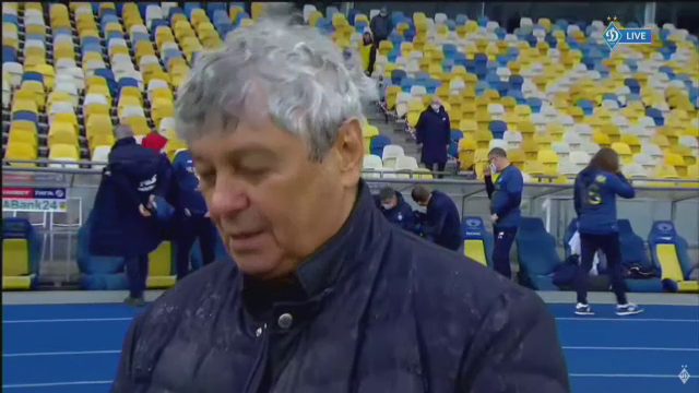 Imagini fabuloase cu Lucescu dupa ce a luat titlul cu Dinamo Kiev! I-a venit sa planga, jucatorii au desfacut sampaniile si l-au facut varza! :)_32