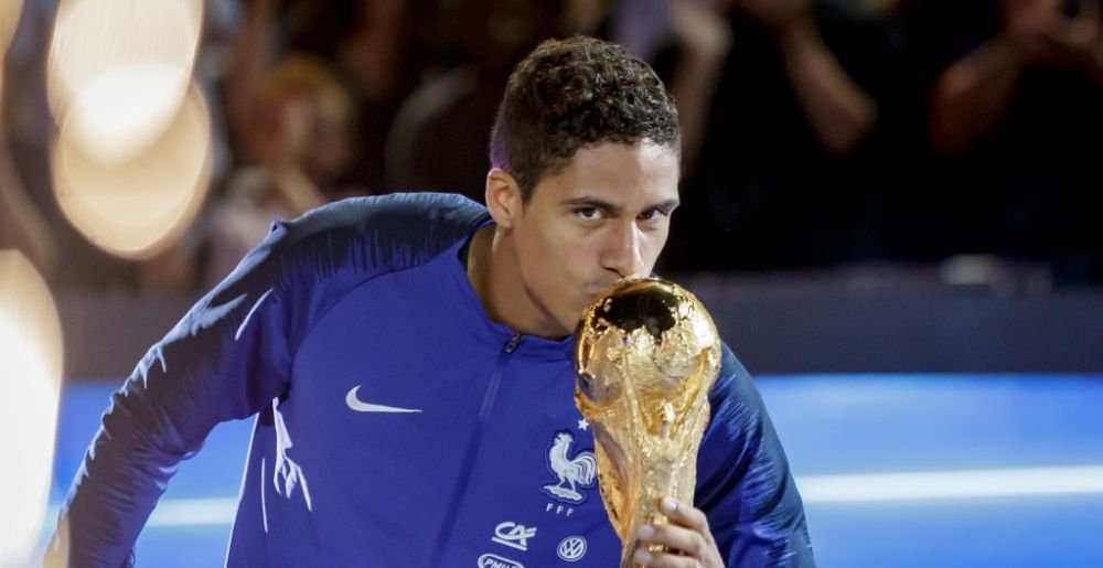 Varane poate pleca de la Real Madrid! O semifinalista din Champions League este pe urmele lui