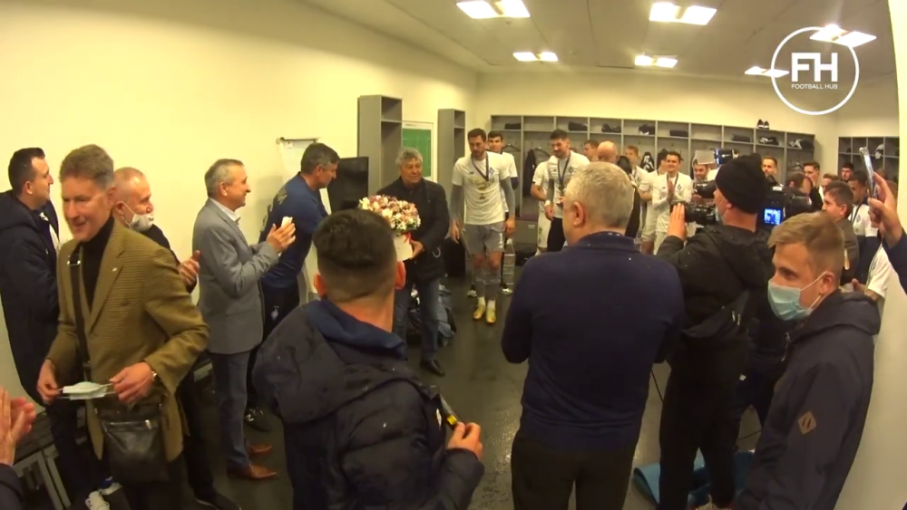 Momentele nevazute de dupa titlul castigat de Lucescu la Dinamo! Luce a desfacut sampania, apoi jucatorii l-au aruncat in aer! Imagini senzationale_7