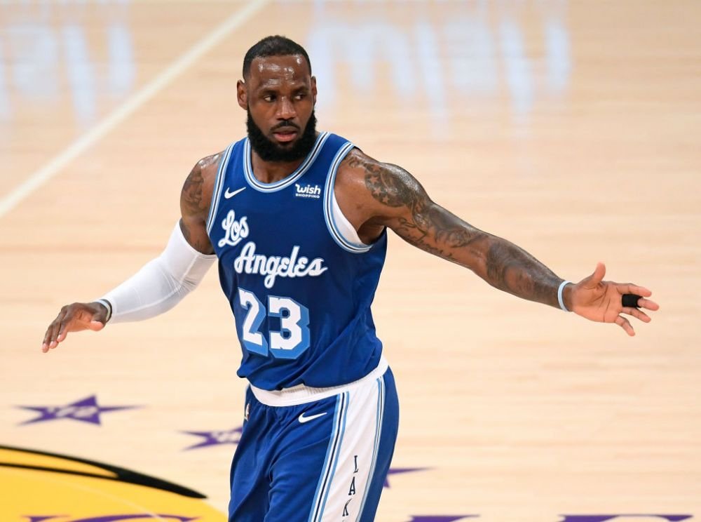 Record impresionant! Pentru ce suma fabuloasa a fost vandut un cartonas de baschet cu autograful lui LeBron James_2
