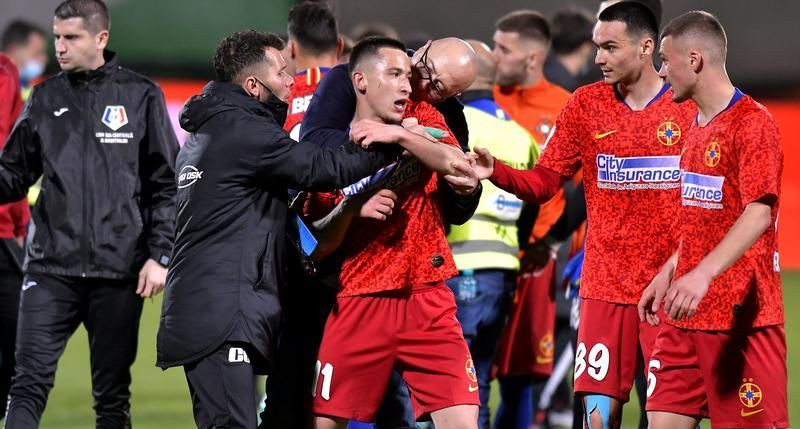 Cum l-a calmat Grozavu pe Morutan dupa meci: 