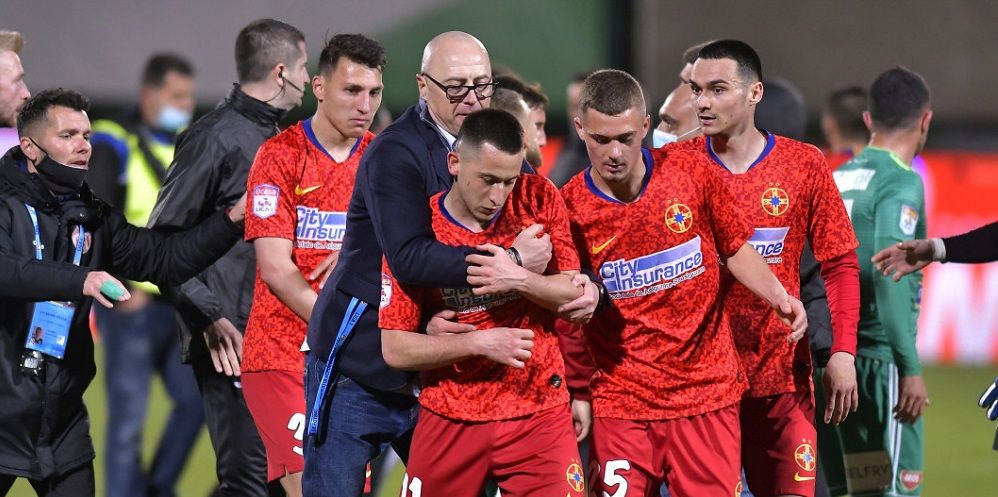 Cum l-a calmat Grozavu pe Morutan dupa meci: 