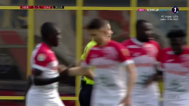 Faza halucinanta la Hermannstadt - Gaz Metan! Arbitrul a validat golul, tusierul l-a anulat, iar apoi a fost validat din nou_5