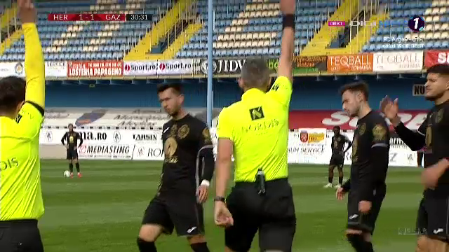 Faza halucinanta la Hermannstadt - Gaz Metan! Arbitrul a validat golul, tusierul l-a anulat, iar apoi a fost validat din nou_7