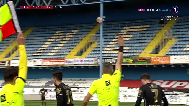 Faza halucinanta la Hermannstadt - Gaz Metan! Arbitrul a validat golul, tusierul l-a anulat, iar apoi a fost validat din nou_8