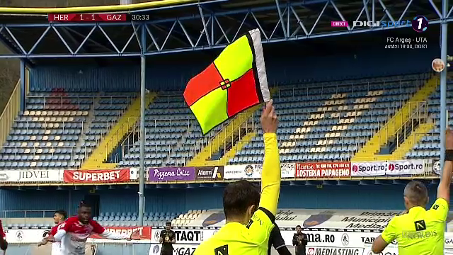Faza halucinanta la Hermannstadt - Gaz Metan! Arbitrul a validat golul, tusierul l-a anulat, iar apoi a fost validat din nou_9
