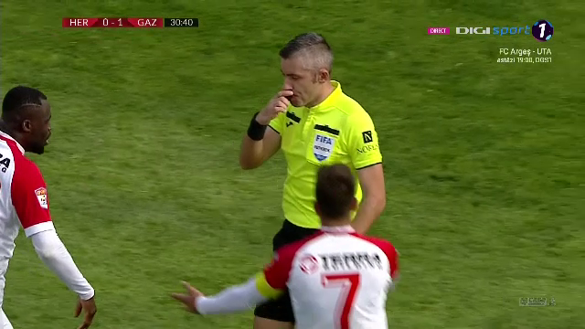 Faza halucinanta la Hermannstadt - Gaz Metan! Arbitrul a validat golul, tusierul l-a anulat, iar apoi a fost validat din nou_11