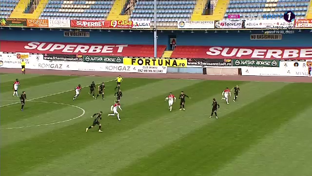 Faza halucinanta la Hermannstadt - Gaz Metan! Arbitrul a validat golul, tusierul l-a anulat, iar apoi a fost validat din nou_20